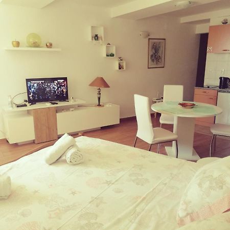 Apartment Lju On The Beach Split Buitenkant foto