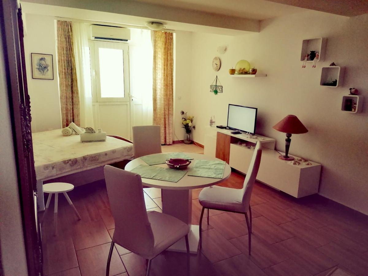Apartment Lju On The Beach Split Buitenkant foto