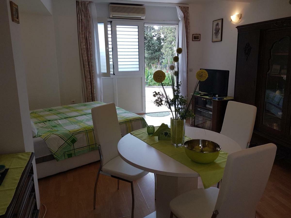 Apartment Lju On The Beach Split Buitenkant foto